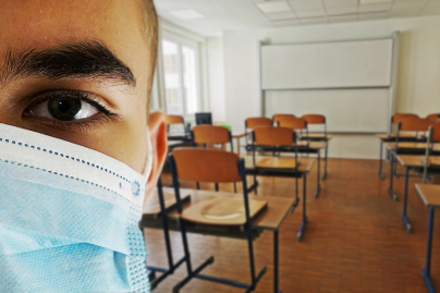 Le protocole sanitaire ne sera pas allégé dans les écoles avant septembre selon Blanquer