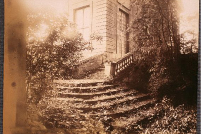 Eugène Atget (1857-1927), Sceaux. Parc. Pavillon de l’Aurore, escalier nord