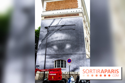 Hommage à Adama Traoré : l'artiste JR dévoile un collage géant à Paris, les photos