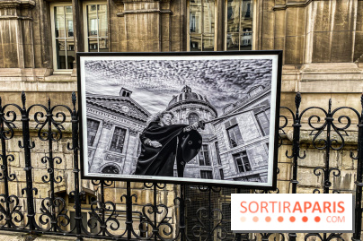 Parisiennes, l'exposition photos de Nikos Aliagas sur les grilles de l'Hôtel de Ville