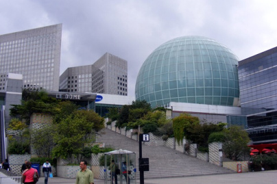 Le saviez-vous ? Il existait une géode comme à la Villette au cœur du quartier de La Défense !