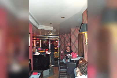 le napoléon, restaurant, brasserie, murs rouge