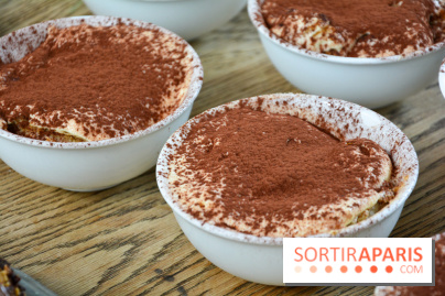 Un bar à glaces et un dessert dans un train de la Félicita