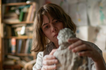 Showing Up : le drôle de portrait d'une artiste à la vie chaotique - Avis et bande-annonce