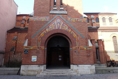 Le saviez-vous : quelle est cette église en briques rouges qui domine le 17e arrondissement ?