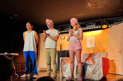 Ados sur TikTok, parents qui déblok : le spectacle humoristique à voir au République