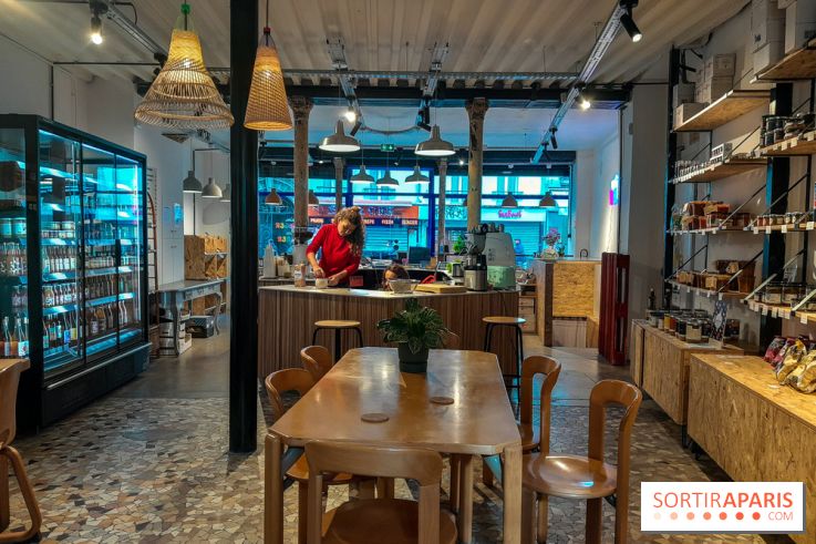 At Aûm, studio de yoga et espace de coworking dans le 20e