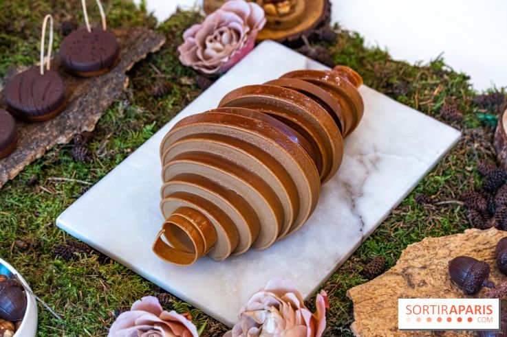 Christmas Pop Up du George V 2022 par Michael Bartoccetti - buche de noel