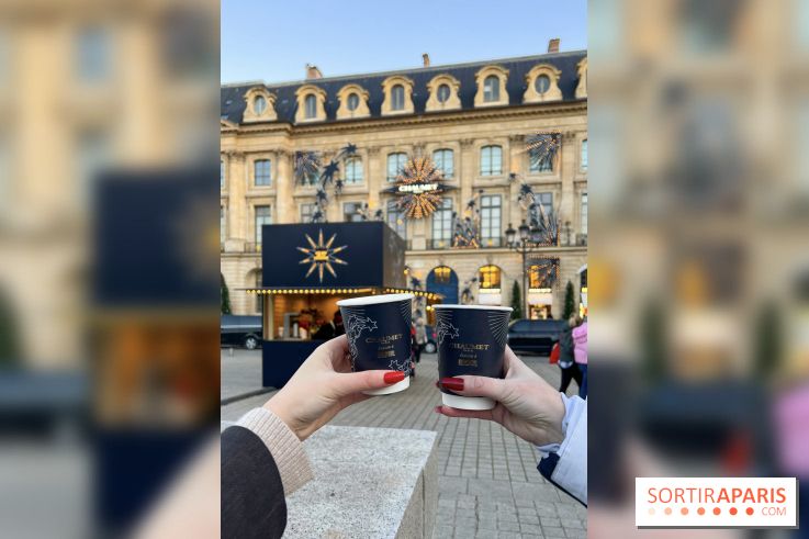 Paris, France - 12 03 2022: Place vendome. View of the facade of Louis  Vuitton with christmas decoration Stock Photo