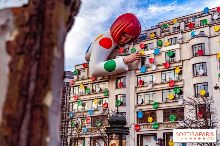 Yayoi Kusama chez Louis Vuitton sur les Champs-Elysées - photos 