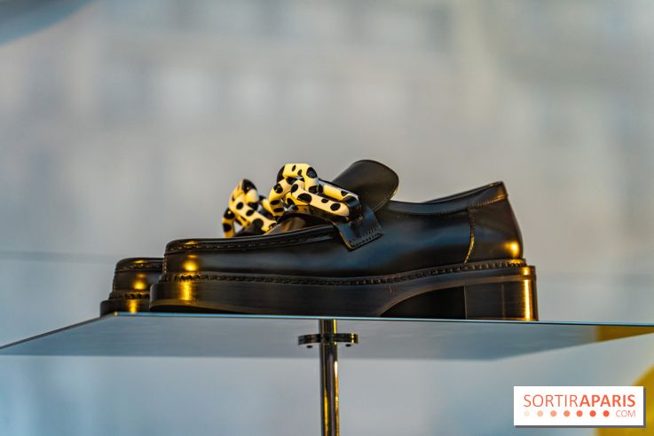 Yayoi Kusama chez Louis Vuitton sur les Champs-Elysées - photos 