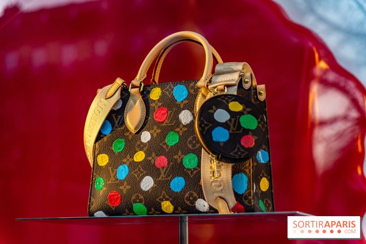 Yayoi Kusama chez Louis Vuitton sur les Champs-Elysées - photos 