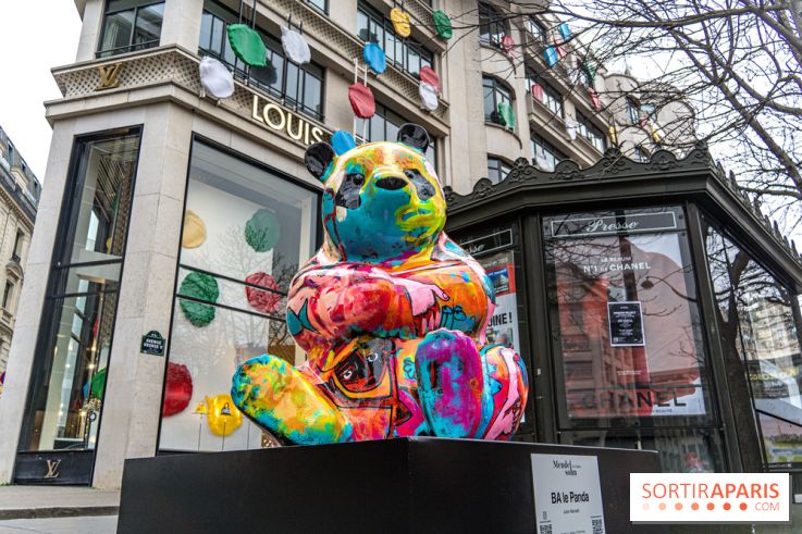 Exposition Julien et ses Juliogoths, avenue George V Paris