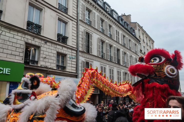 Défilé du Nouvel An Chinois à Paris Belleville avec street food gourmand nos photos