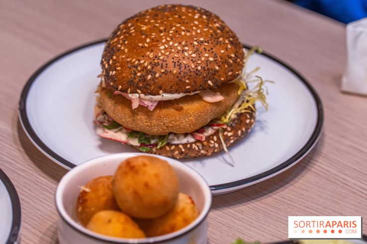 Jòia Bun - restaurant de burgers - Hélène Darroze -  Burger poulet