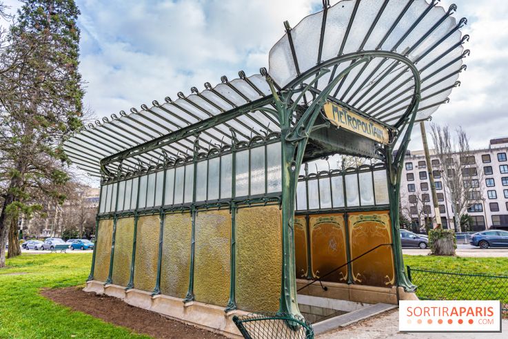  Le dernier édicule de type B d'Hector Guimard - Métro Porte Dauphine  -  A7C5204