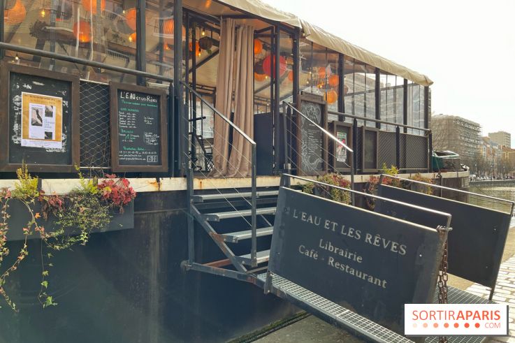 L'eau et les rêves, la péniche-librairie botanique sur le Canal de l’Ourcq