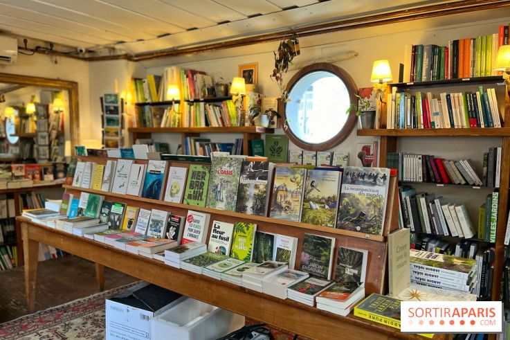 L'eau et les rêves, la péniche-librairie botanique sur le Canal de l’Ourcq