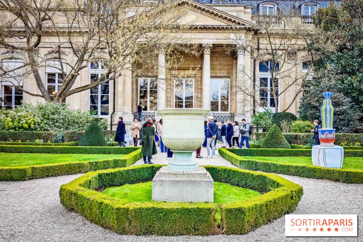 Exposition à l'Assemblée nationale : Alexandre Benjamin Navet décore la cour du Palais Bourbon