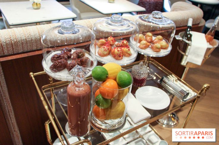 Butterfly Pâtisserie de Matthieu Carlin à l'Hôtel de Crillon - Charriot de Madeleines (2)