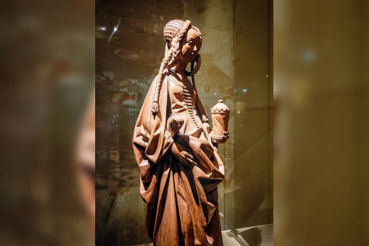 Des cheveux et des poils, l'exposition poilante du musée des Arts décoratifs - nos photos