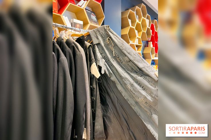 Vente de costumes de la Comédie Française - image00001