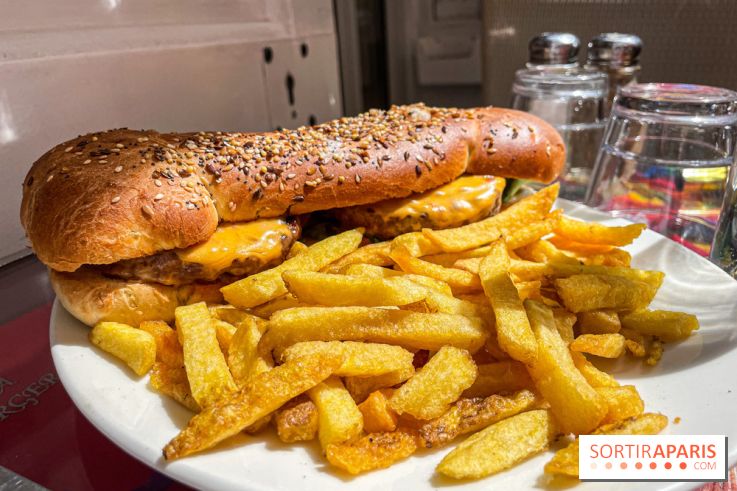 Tata Burger, le restaurant aux burgers en forme de zizi dans le Marais - 043F5DFD 1A74 4593 9397 02CE9E014B69