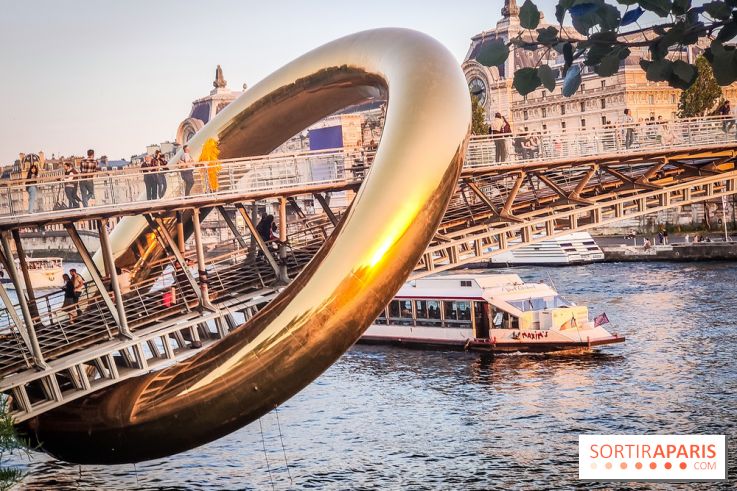 Nuit Blanche 2023 : une installation inoubliable sur la passerelle Léopold Sédar Senghor !