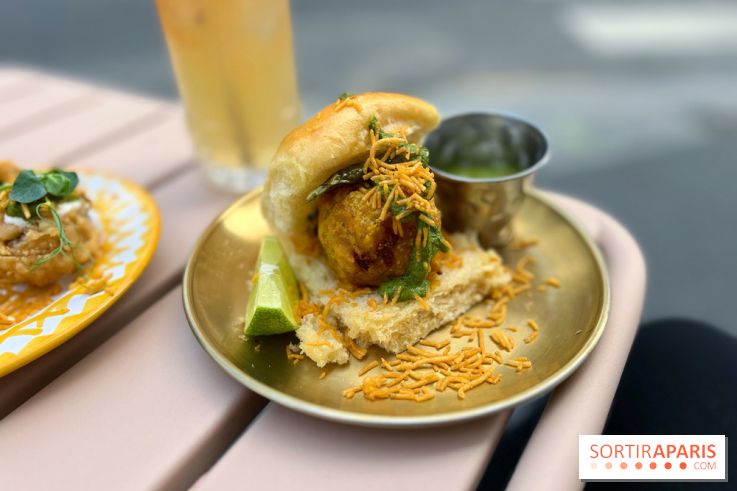 Delhi Bazaar - Vada Pav