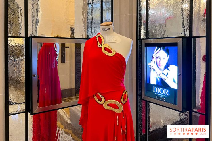 Exposition mode au Plaza Athénée pour la Fashion Week Haute Couture