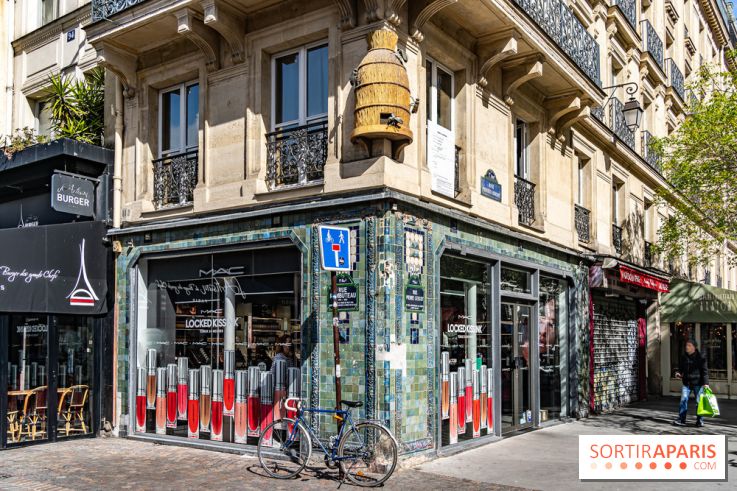 La ruche insolite, vieille enseigne aux Halles