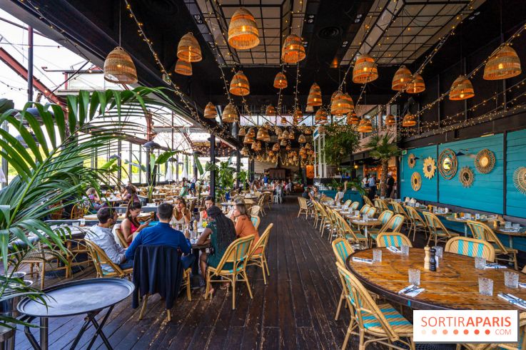 Le restaurant - terrasse Quai Ouest en mode estivale avec ses Dîners Braséro