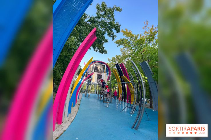Le Jardin du Dragon, l'aire de jeux colorée au parc de la Villette