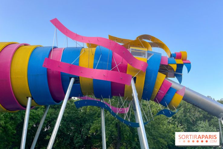 Le Jardin du Dragon, l'aire de jeux colorée au parc de la Villette