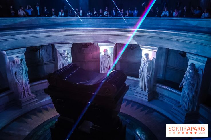 Aura, un spectacle son et lumières qui illumine le Dôme des Invalides - photos et vidéo