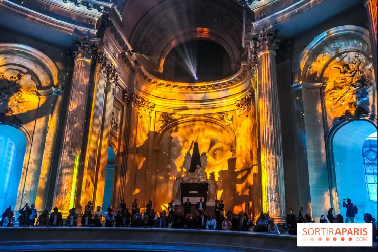Aura, un spectacle son et lumières qui illumine le Dôme des Invalides - photos et vidéo
