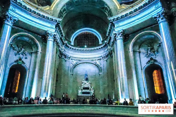 Aura, un spectacle son et lumières qui illumine le Dôme des Invalides - photos et vidéo