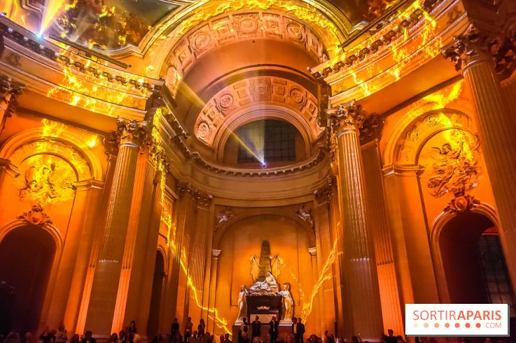 Aura, un spectacle son et lumières qui illumine le Dôme des Invalides - photos et vidéo