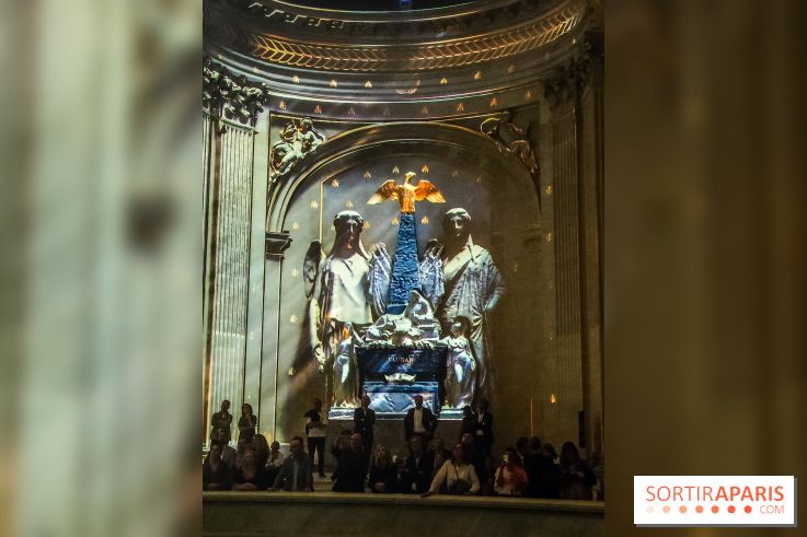 Aura, un spectacle son et lumières qui illumine le Dôme des Invalides - photos et vidéo