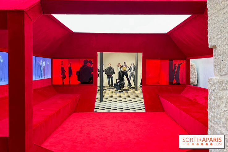 Le pop-up store évènement de H&M Studio dans une galerie d'art - Paris Fashion Week