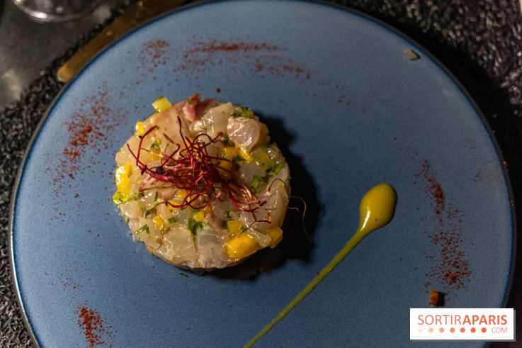 Bus Saint Germain 1920 - dîner dans un bus en traversant Paris  -  A7C3648