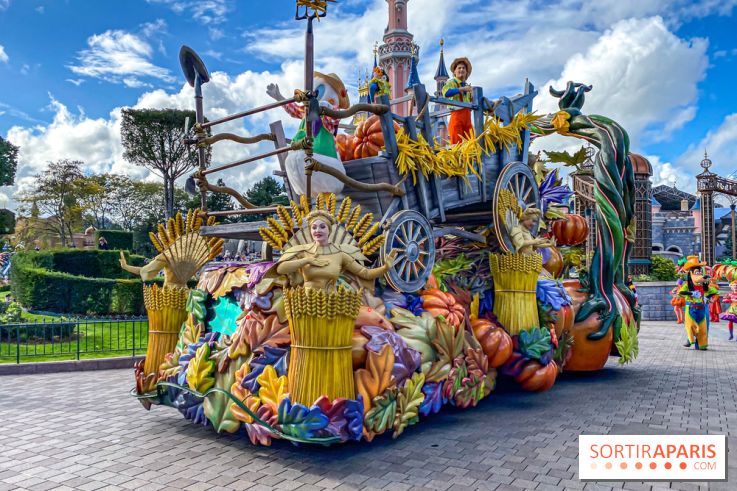 Halloween 2023 Disneyland Paris parade