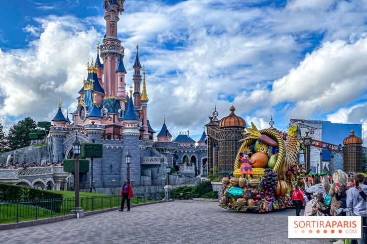 Halloween 2023 Disneyland Paris parade