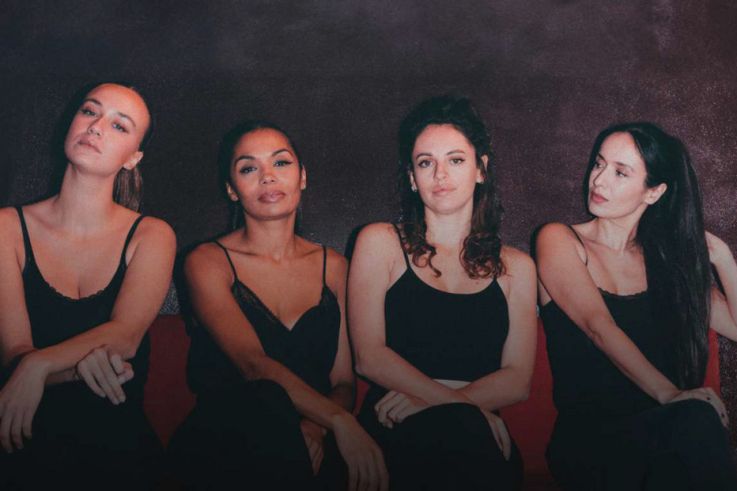 Spectacle à Paris : Amelle Chabi et Zoé Marchal dans "Michetonneuse" à l'Apollo dès le 18 janvier