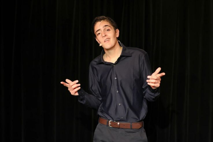 Gabriel Donzelli présente "C'est bientôt fini" au Palais des Glaces