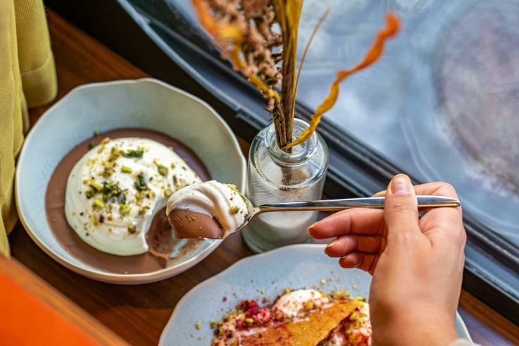Les Bascules, délicieux restaurant méditerranéen rue de la Bourse -  mousse au chocolat