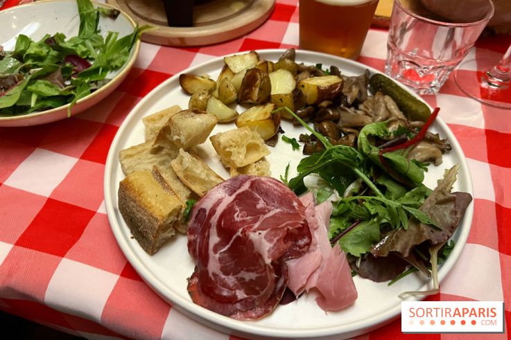 Fondue sur la terrasse d'hiver du Grand Quartier - ECE9C82A BD63 45C5 B637 85B42B4509C3