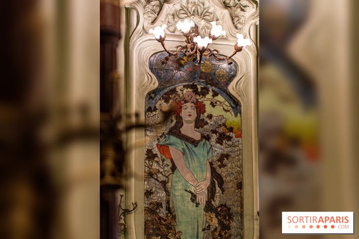 Le Bouillon Julien, la brasserie au sublime décor art nouveau, son menu et ses plats -  fresque