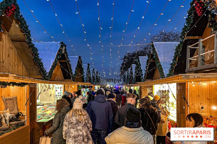 Marché de Noël 2023 au pied de la tour Eiffel - Quai Jacques Chirac