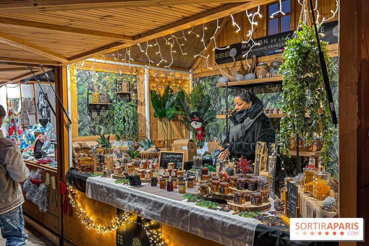 Marché de Noël 2023 au pied de la tour Eiffel - Quai Jacques Chirac